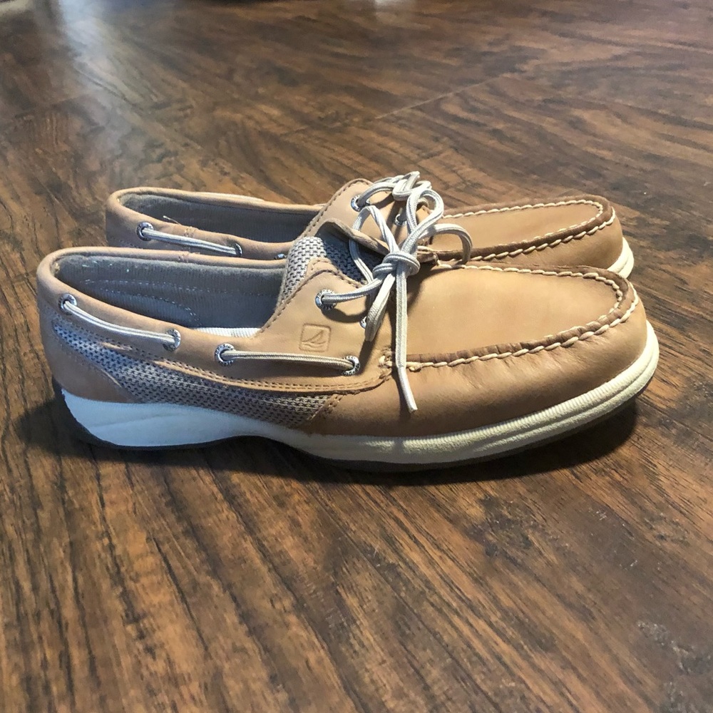 Sperry’s women’s intrepid boat shoe
